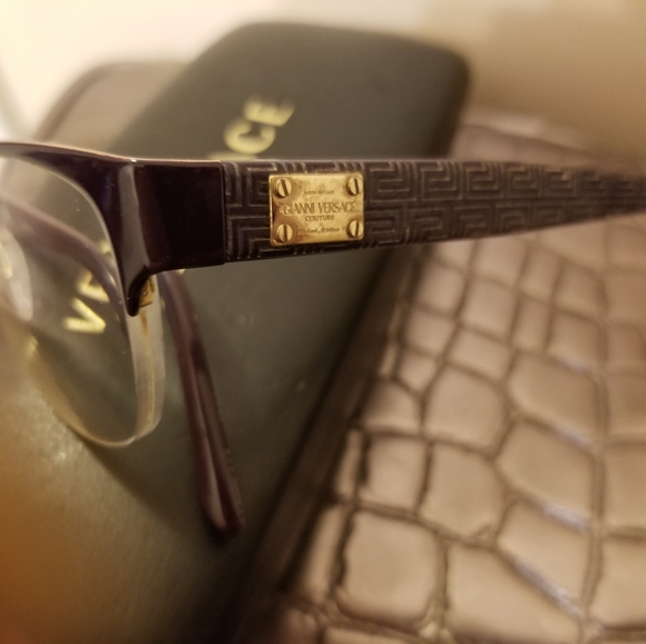 Versace - Picture 3 of 8